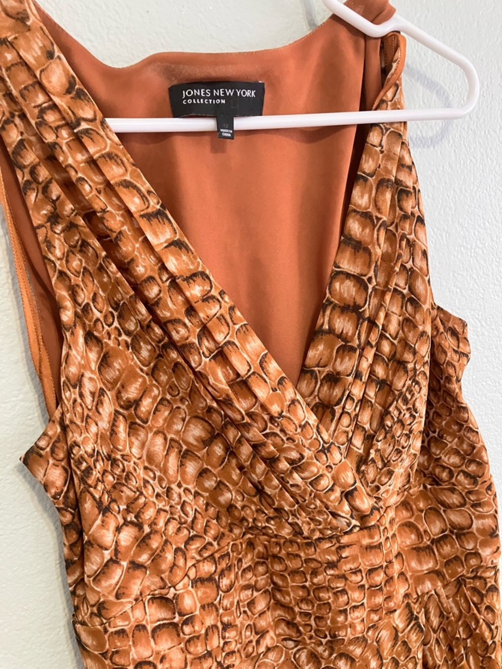 Jones New York Sleeveless Midi Dress Size 12 in A Rust Colored Print - Picture 2 of 2